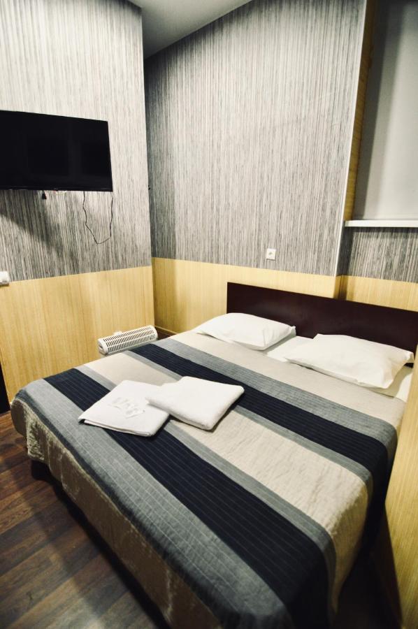 Uno Apart Hotel Kyiv Exterior photo